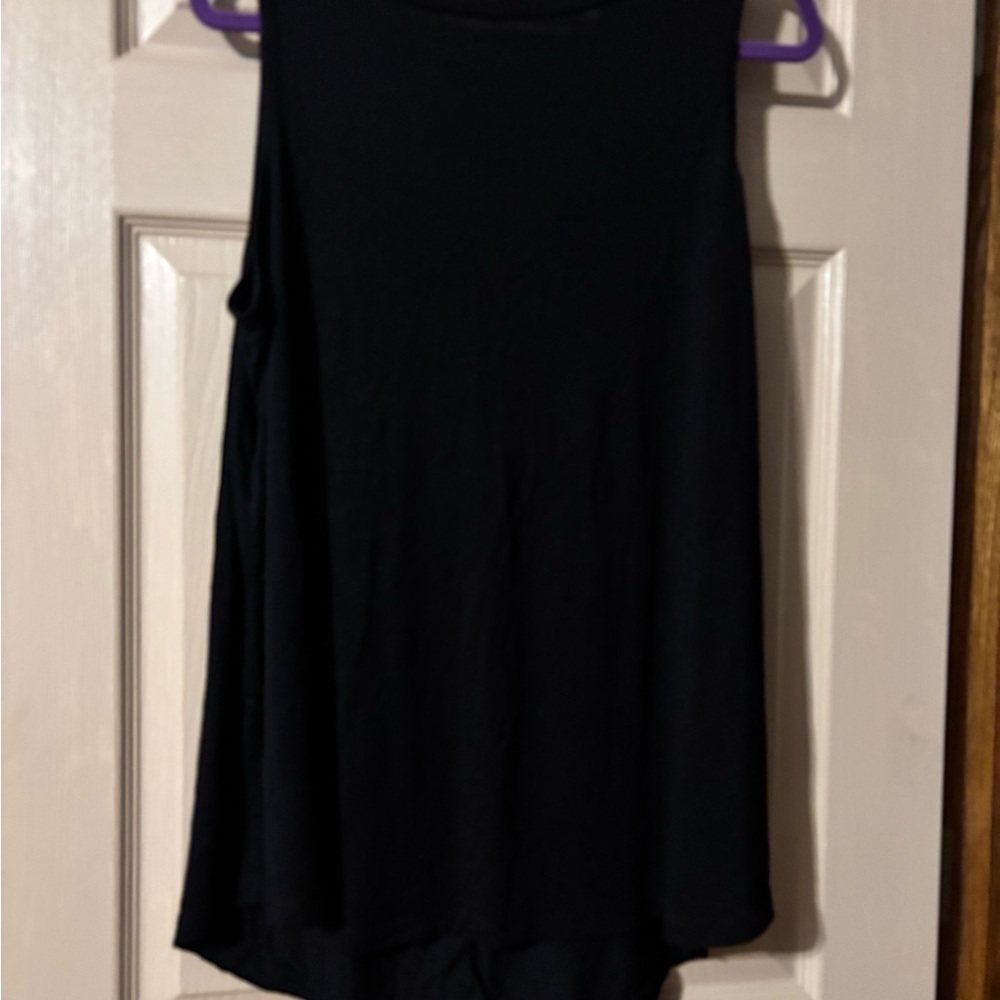 LIVI Black Sleeveless Women's Top